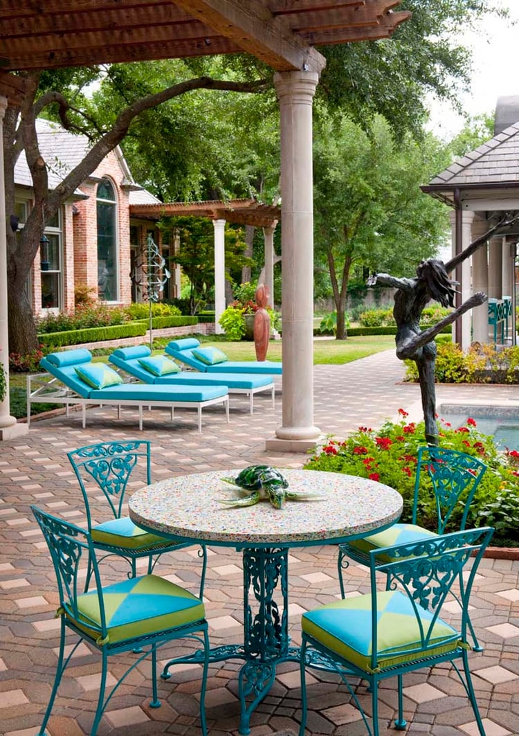 A Texas Ranch Comes to Life With Bright, Bold Color